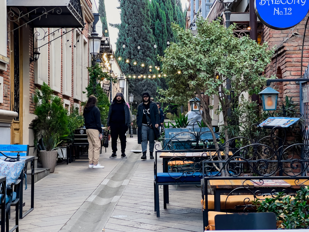 თეატრისთვის უჩვეულო შენობა