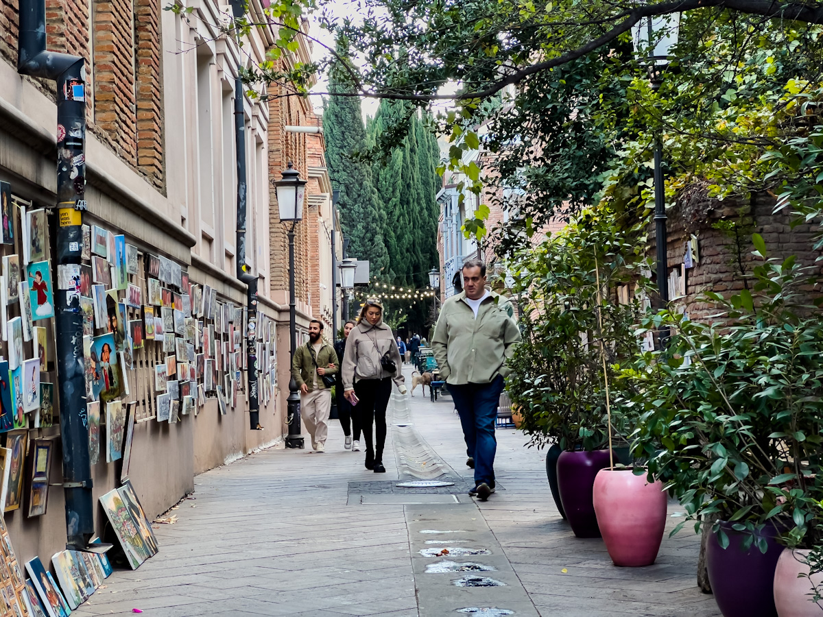 თეატრისთვის უჩვეულო შენობა