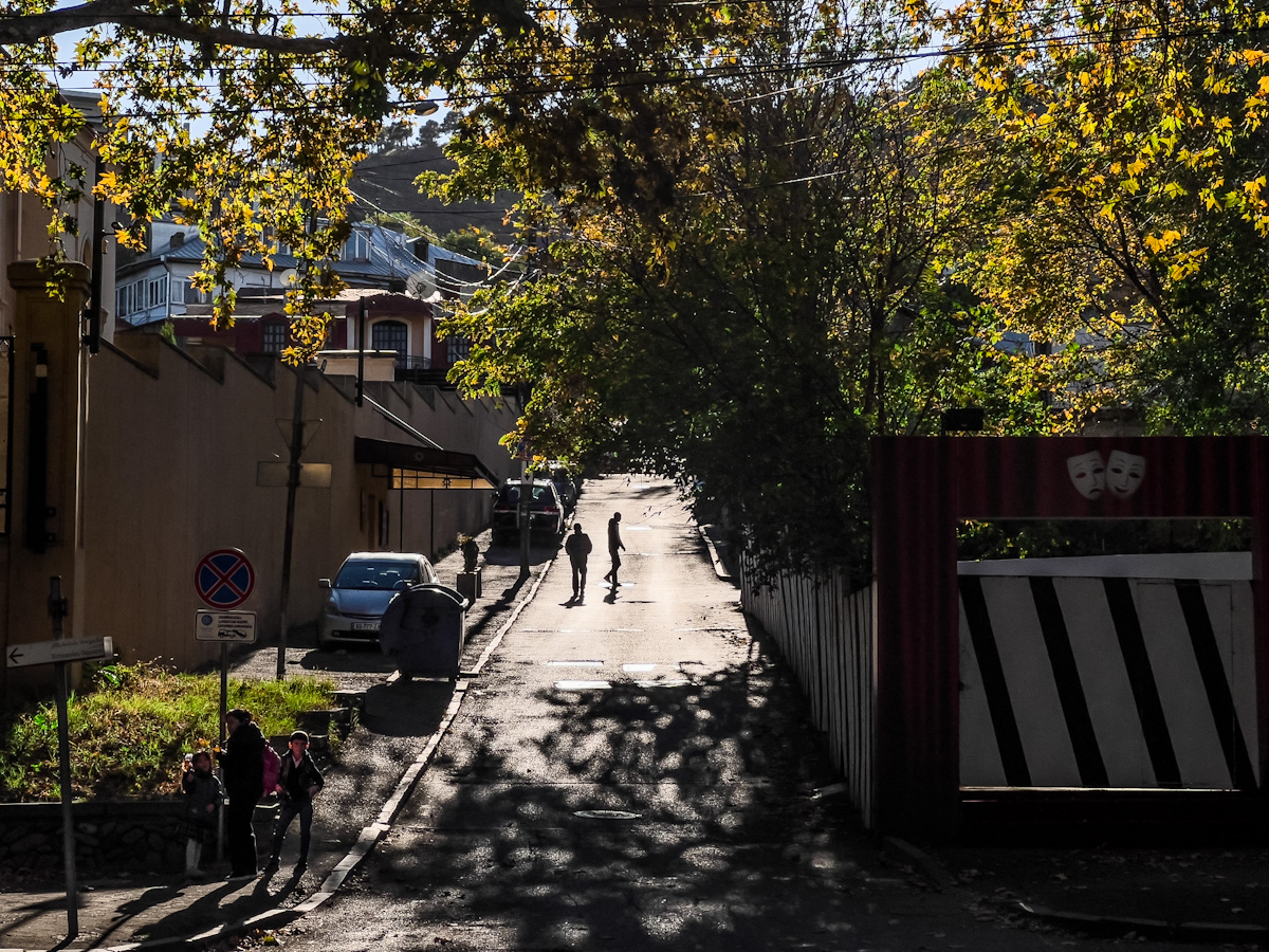 გორგასალის ქუჩა და 28-სართულიანი სასტუმრო ყოფილი სამთავრობო ავტოსადგომის ნაცვლად