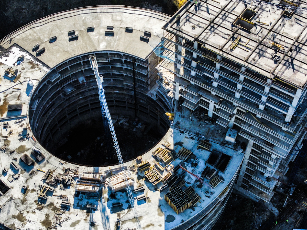 გორგასალის ქუჩა და 28-სართულიანი სასტუმრო ყოფილი სამთავრობო ავტოსადგომის ნაცვლად