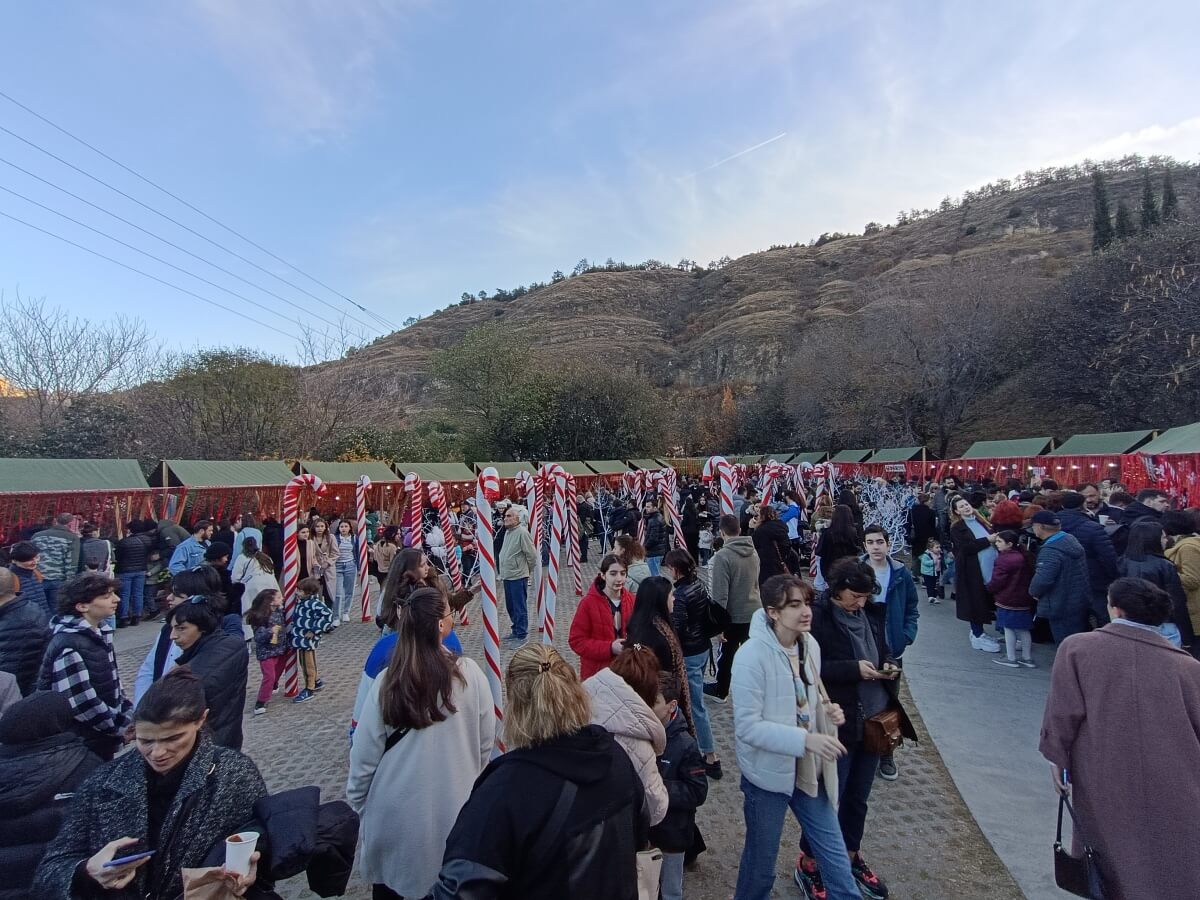 რა უხდება ზამთრის სუსხიან დღეს ყველაზე მეტად?-ბოტანიკურ ბაღში შოკოლადის ფესტივალი გაიმართა
