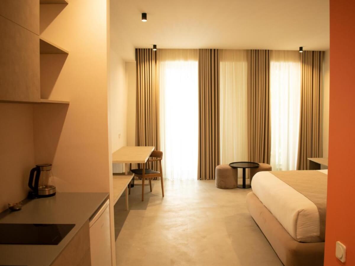 თბილისის სასტუმროები, რომლებსაც ვიზიტორებისგან ყველაზე მაღალი შეფასება ერგოთ