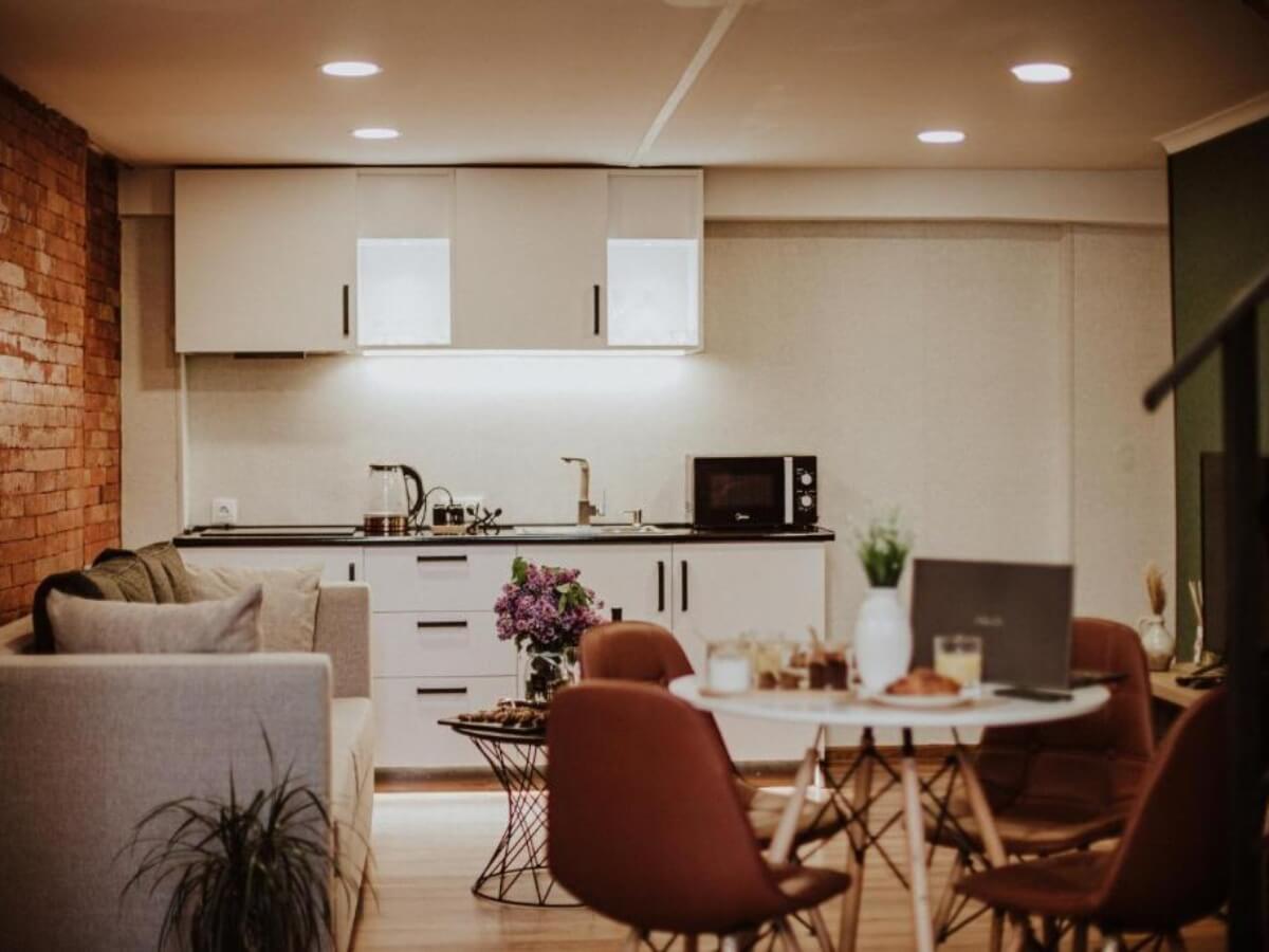 თბილისის სასტუმროები, რომლებსაც ვიზიტორებისგან ყველაზე მაღალი შეფასება ერგოთ