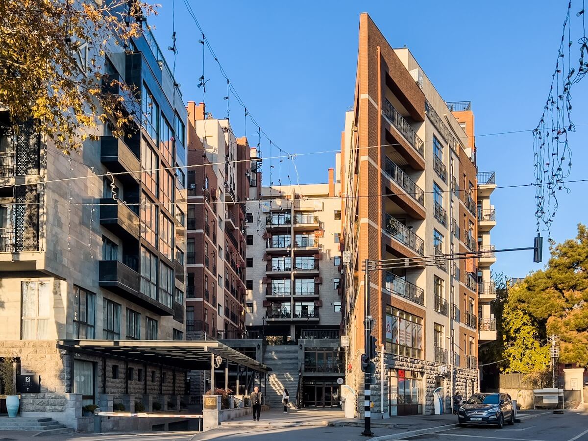 რა მოლოდინებია 2024 წლისთვის თბილისის საცხოვრებელი უძრავი ქონების ბაზარზე