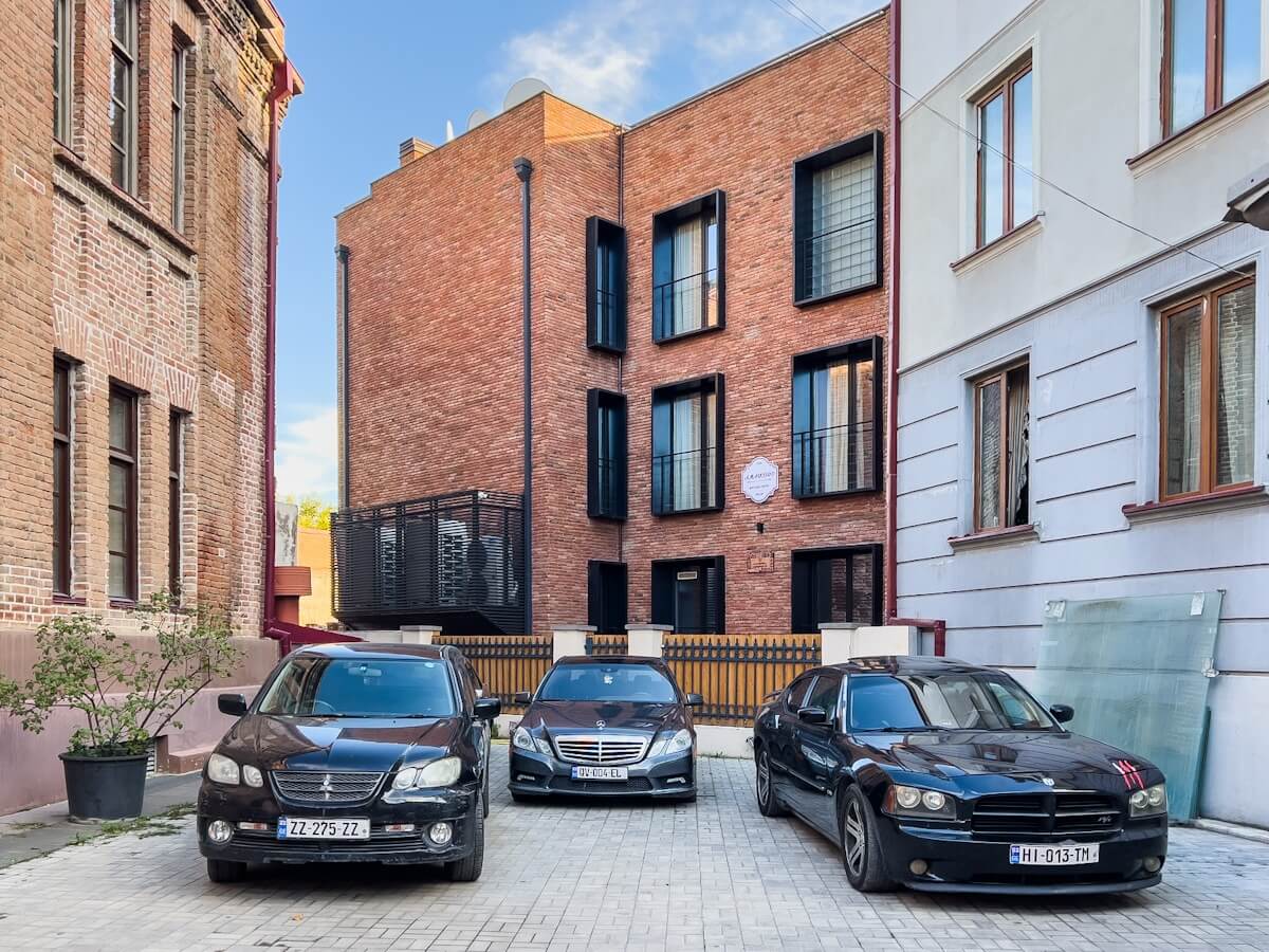 რა მოლოდინებია 2024 წლისთვის თბილისის საცხოვრებელი უძრავი ქონების ბაზარზე