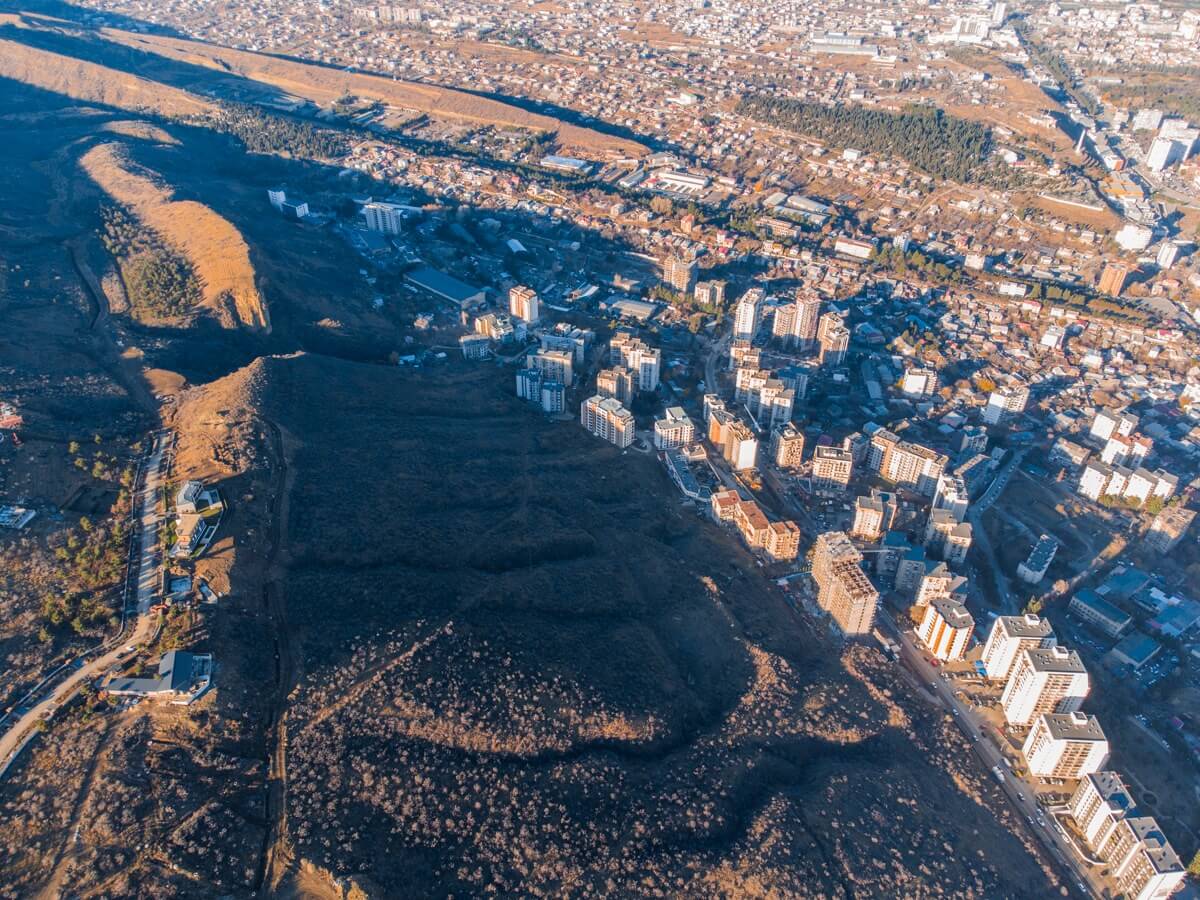 საფრთხის შემცველი ზონები თბილისში და ვაშლიჯვრის მასშტაბური განაშენიანება