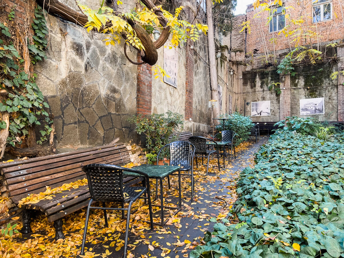 ივანე მაჩაბლის ქუჩაზე არსებული სახლი – თბილისური და ევროპული არქიტექტურის შერწყმის ბრწყინვალე მაგალითი