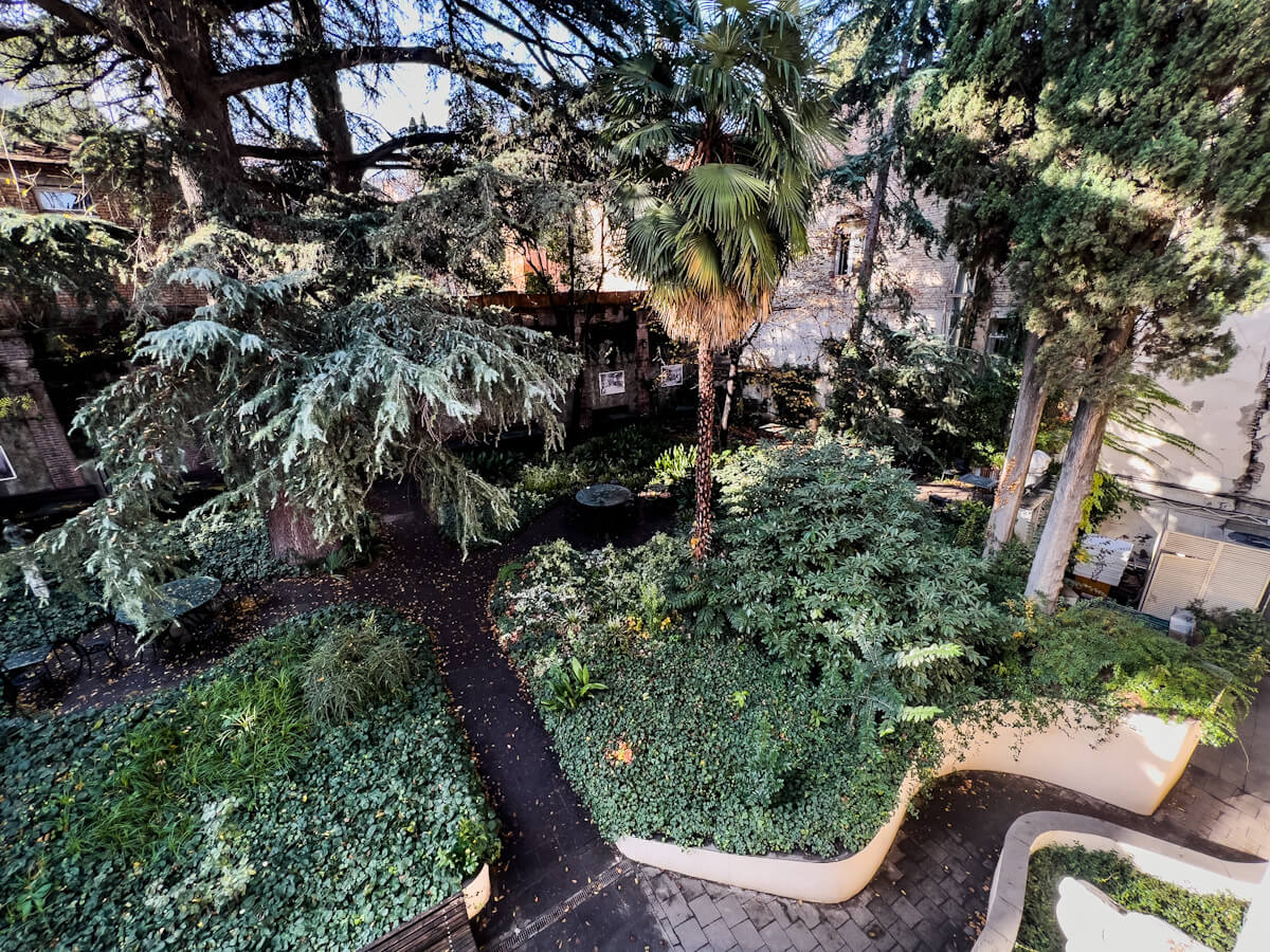 ივანე მაჩაბლის ქუჩაზე არსებული სახლი – თბილისური და ევროპული არქიტექტურის შერწყმის ბრწყინვალე მაგალითი