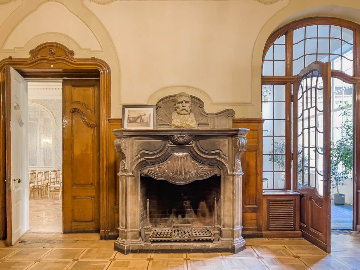 ივანე მაჩაბლის ქუჩაზე არსებული სახლი – თბილისური და ევროპული არქიტექტურის შერწყმის ბრწყინვალე მაგალითი