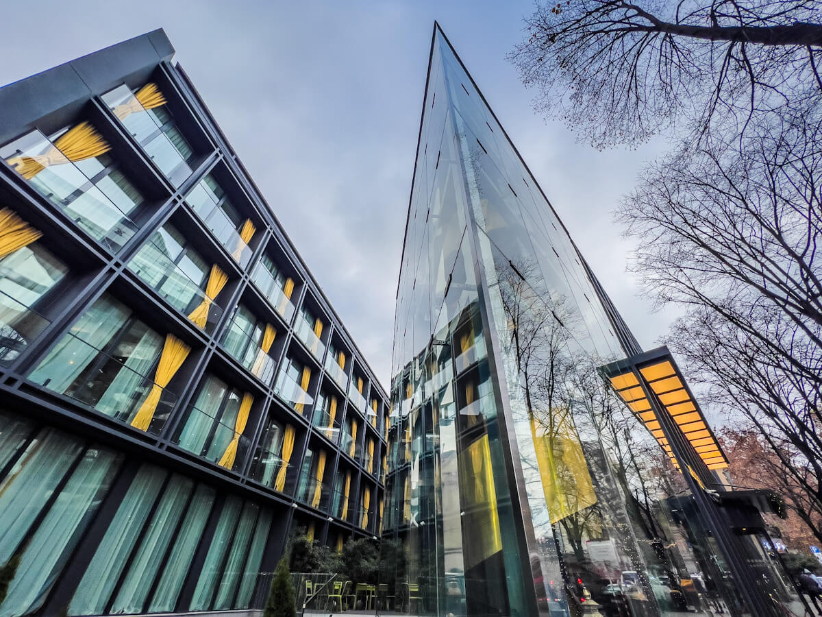 თბილისის სასტუმროები, რომლებსაც ვიზიტორებისგან ყველაზე მაღალი შეფასება ერგოთ