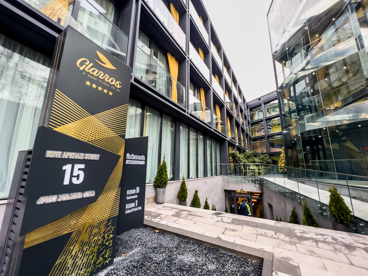 თბილისის სასტუმროები, რომლებსაც ვიზიტორებისგან ყველაზე მაღალი შეფასება ერგოთ