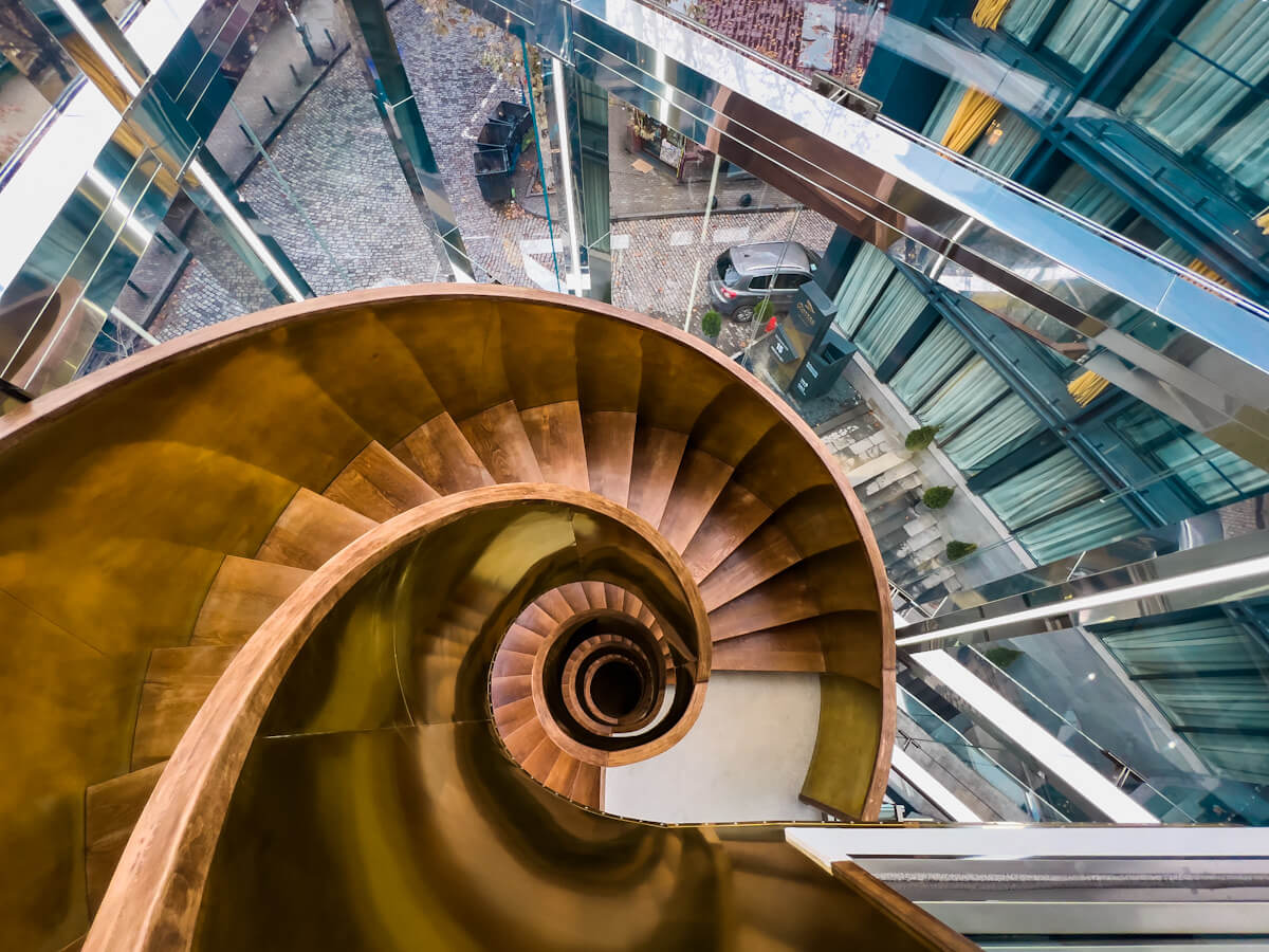 თბილისის სასტუმროები, რომლებსაც ვიზიტორებისგან ყველაზე მაღალი შეფასება ერგოთ