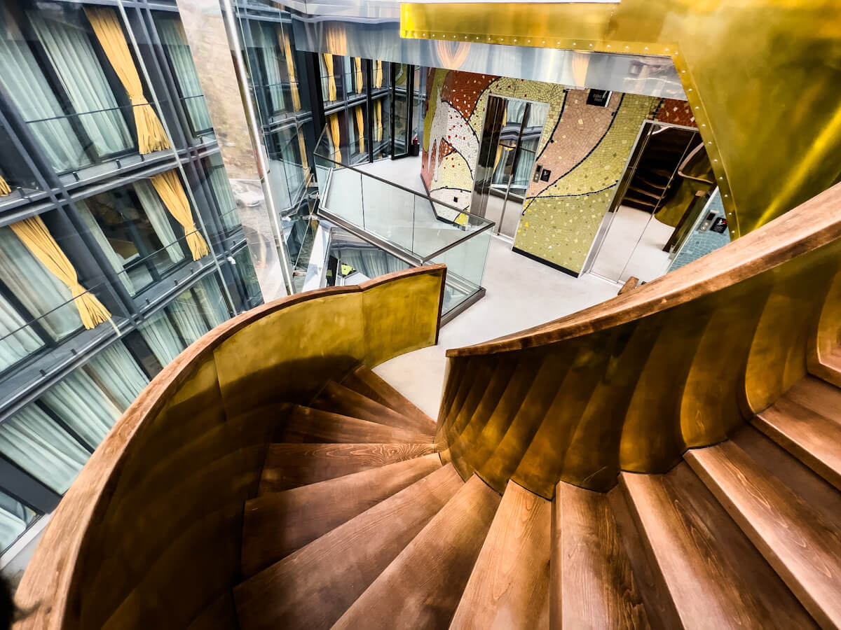 თბილისის სასტუმროები, რომლებსაც ვიზიტორებისგან ყველაზე მაღალი შეფასება ერგოთ