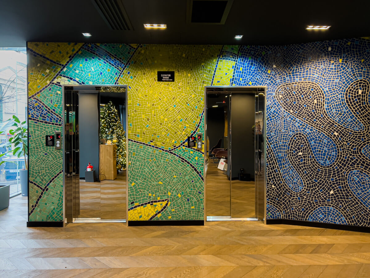 თბილისის სასტუმროები, რომლებსაც ვიზიტორებისგან ყველაზე მაღალი შეფასება ერგოთ