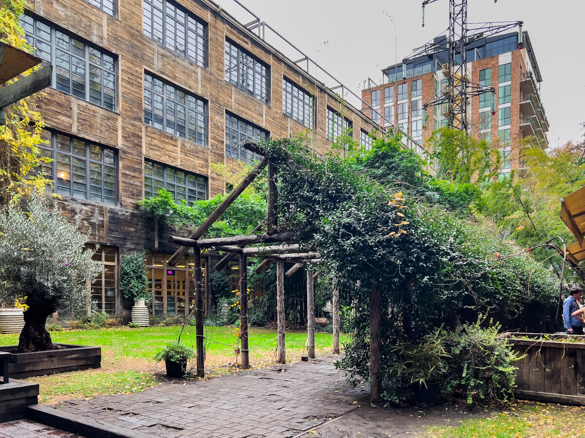 თბილისის სასტუმროები, რომლებსაც ვიზიტორებისგან ყველაზე მაღალი შეფასება ერგოთ