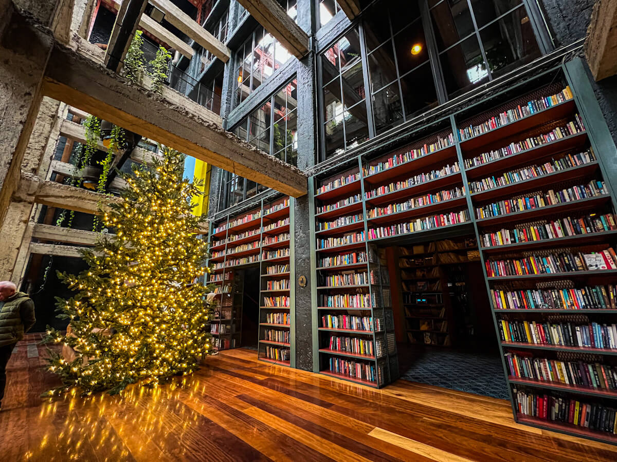 თბილისის სასტუმროები, რომლებსაც ვიზიტორებისგან ყველაზე მაღალი შეფასება ერგოთ