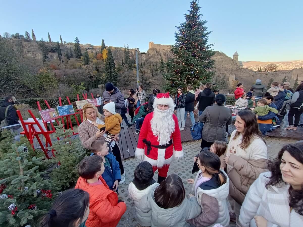 რა უხდება ზამთრის სუსხიან დღეს ყველაზე მეტად?-ბოტანიკურ ბაღში შოკოლადის ფესტივალი გაიმართა