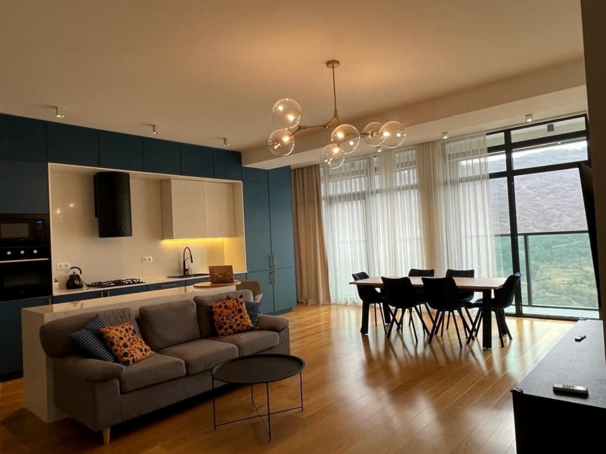 საცხოვრებელი ბინა საბურთალოზე, რომელიც 2500$-ად ქირავდება