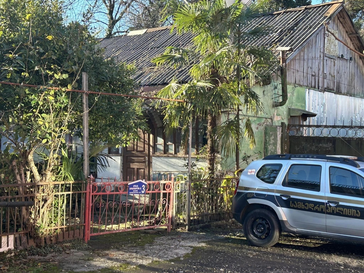 ბათუმში, 20-მდე ოჯახი ყოფილი სამხედრო ნაწილის შენობაში შეიჭრა