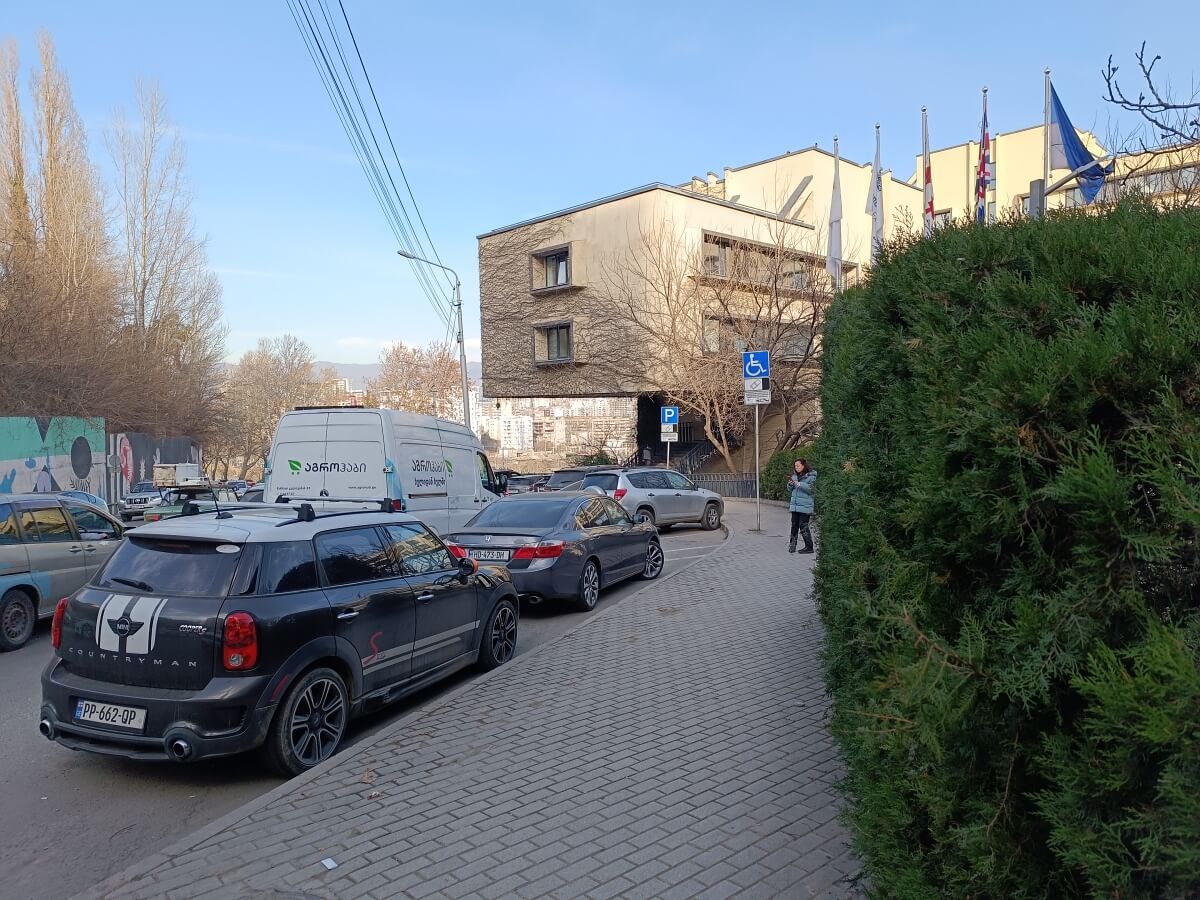 გამორჩეული იერსახის ხუთი საოფისე შენობა თბილისში