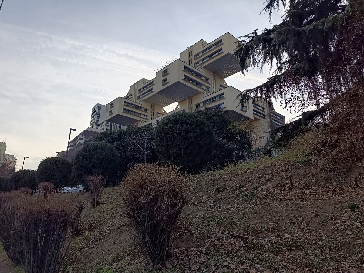 გამორჩეული იერსახის ხუთი საოფისე შენობა თბილისში