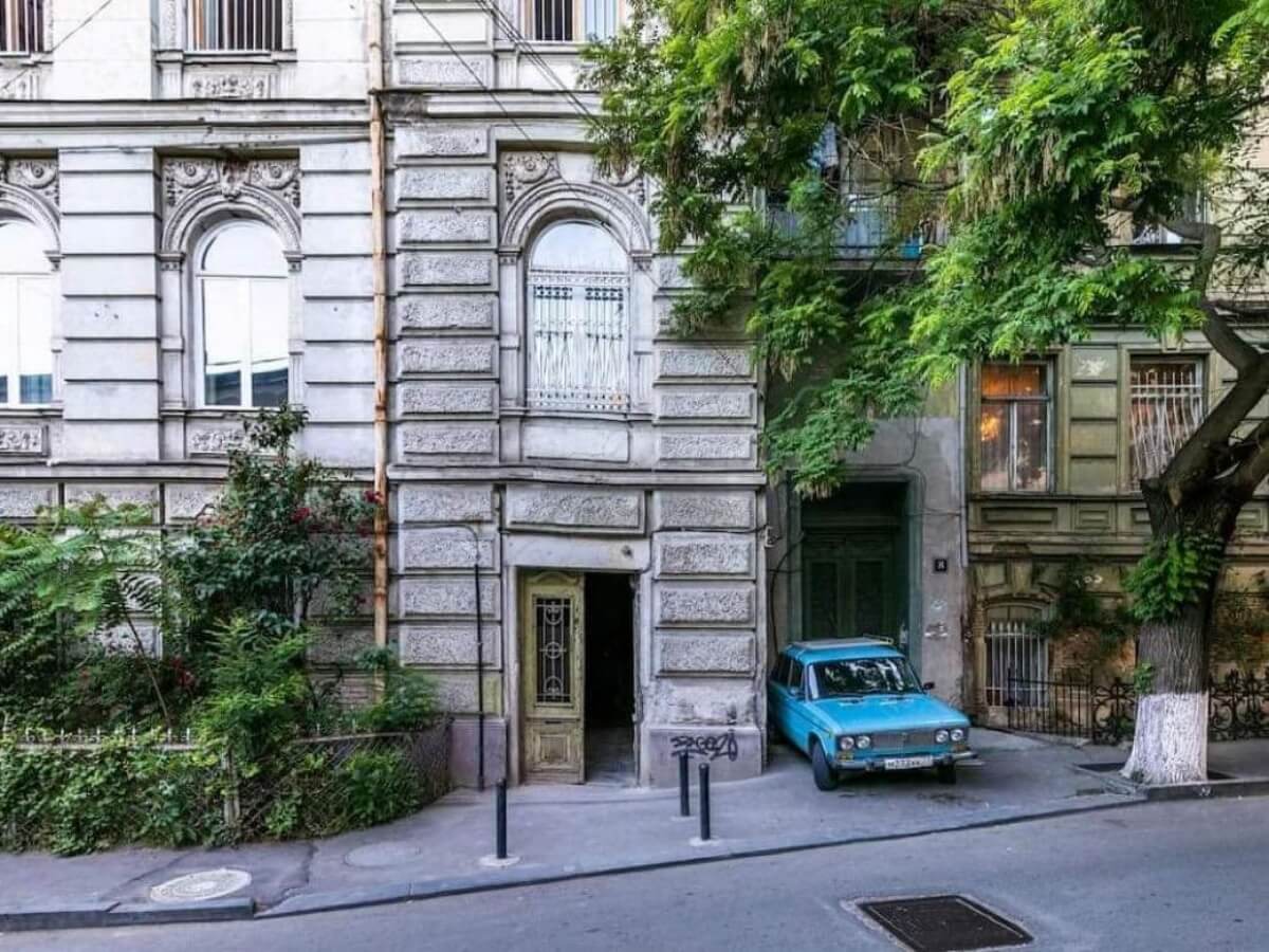 ერთ  ოთახიანი  $165000-ად, თბილისის ძველ უბნებში საცხოვრებელი სახლების ფასი ევროპის დედაქალაქების ცენტრალურ უბნებს უტოლდება?