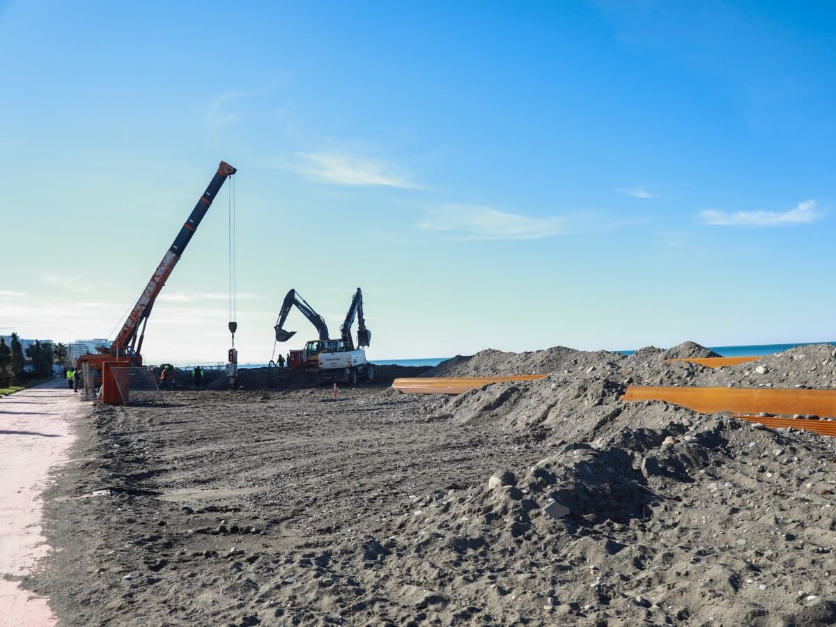 ფოტოფაქტი-ბათუმში სანაპირო ზოლოს სტიქიის შემდგომი სარეაბილიტაციო სამუშაოები გრძელდება