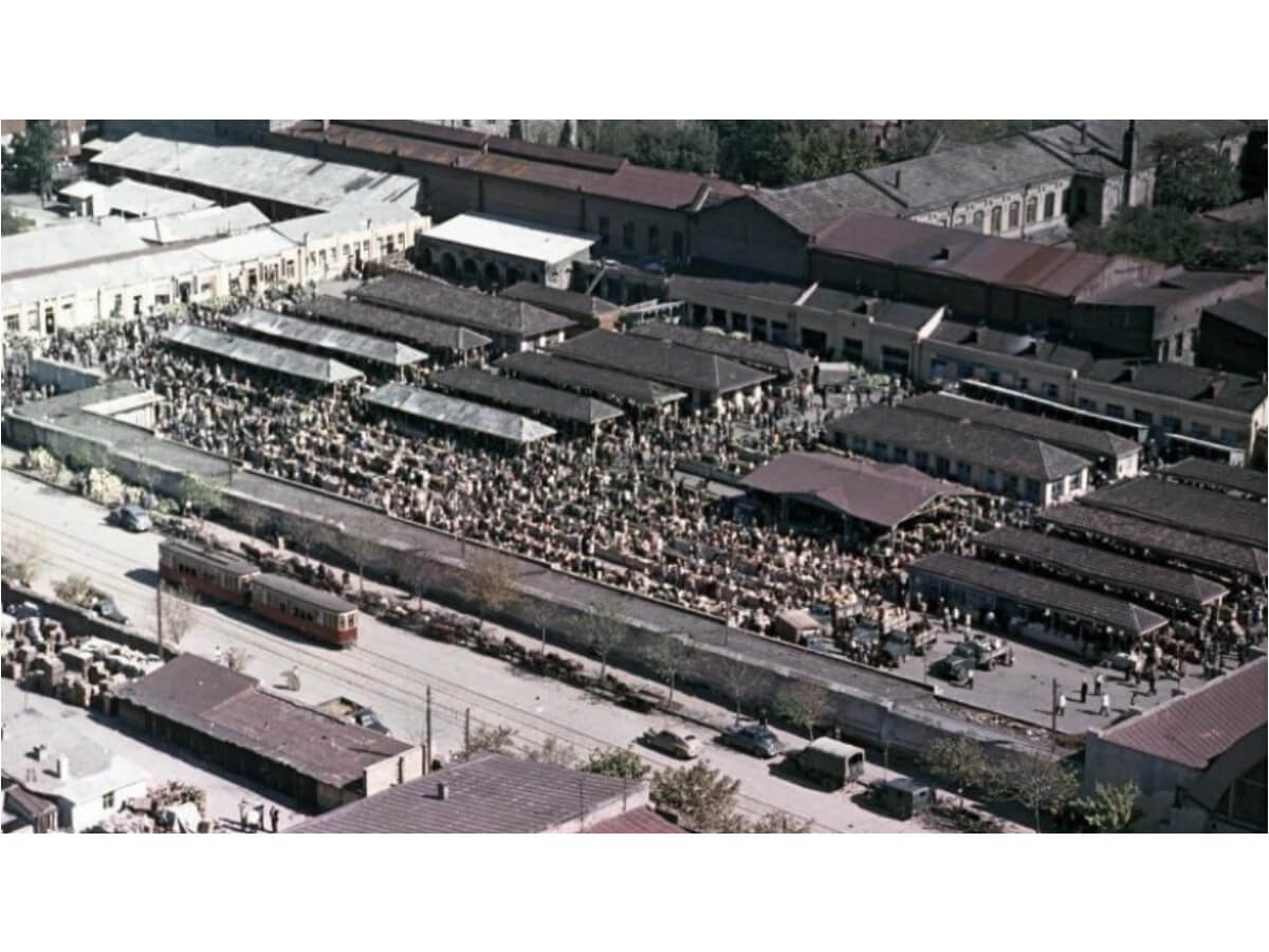 გზა გადასასვლელი ხიდიდან ე.წ. დეზერტირების ბაზრამდე – რა ბედი ელის ვაგზლის მიმდებარე ტერიტორიას?