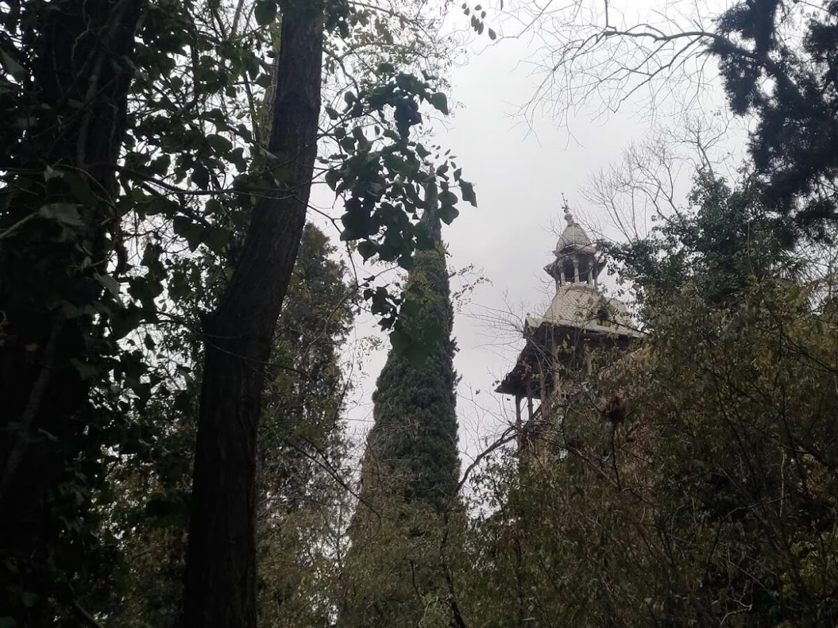 ქუჩა, რომლის თითქმის ყველა სახლი არქიტექტურული ნიმუშია