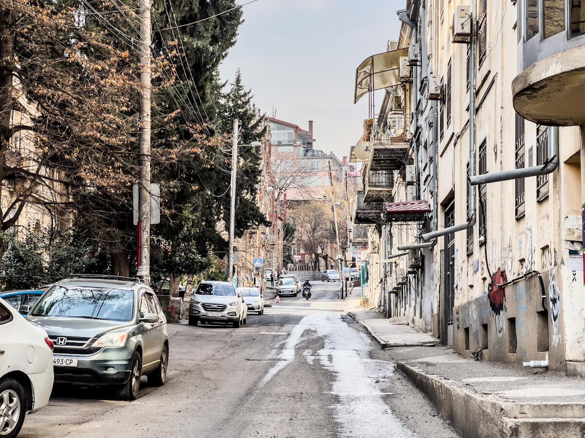 ქუჩა, რომლის თითქმის ყველა სახლი არქიტექტურული ნიმუშია