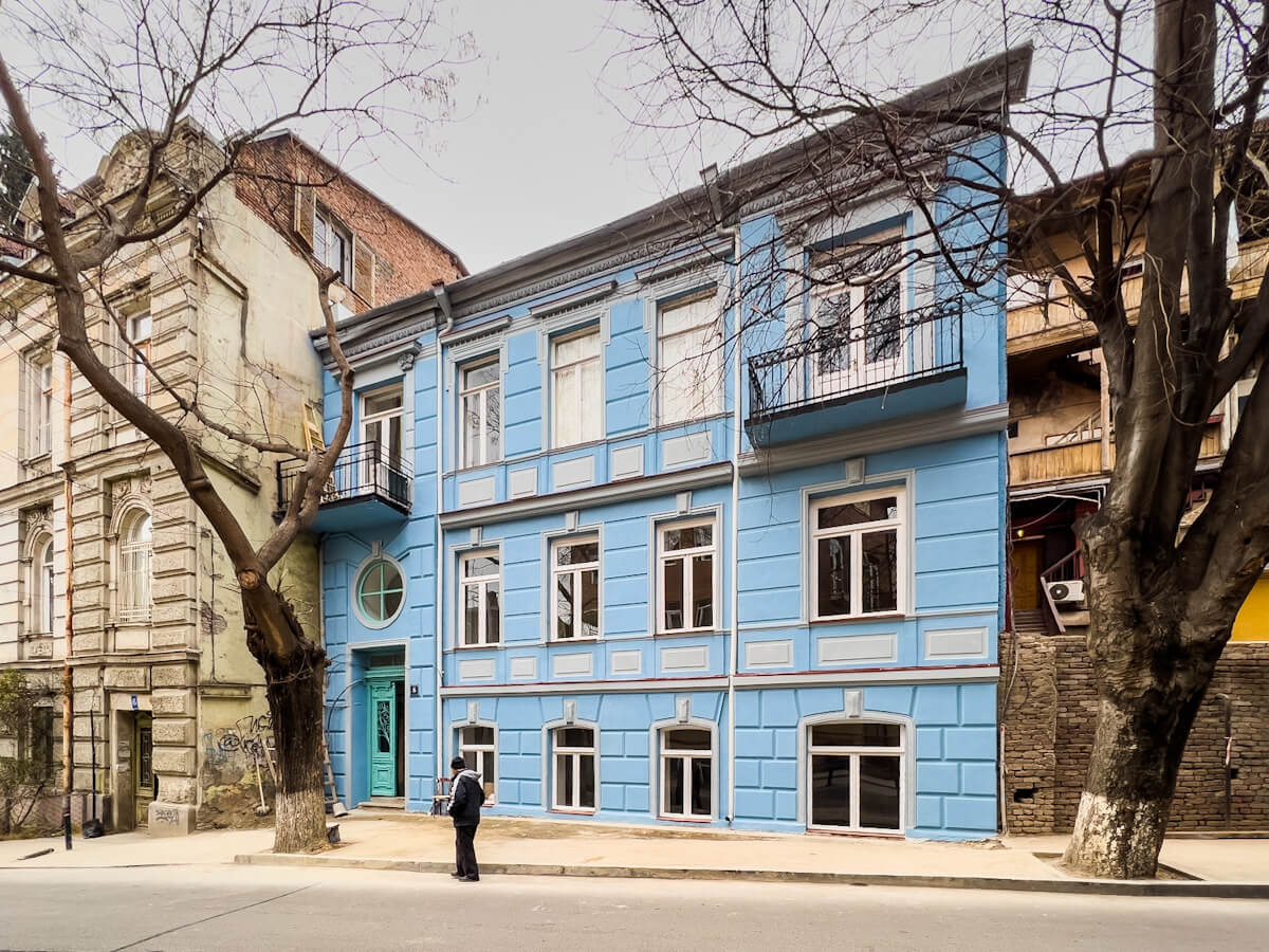 ქუჩა, რომლის თითქმის ყველა სახლი არქიტექტურული ნიმუშია