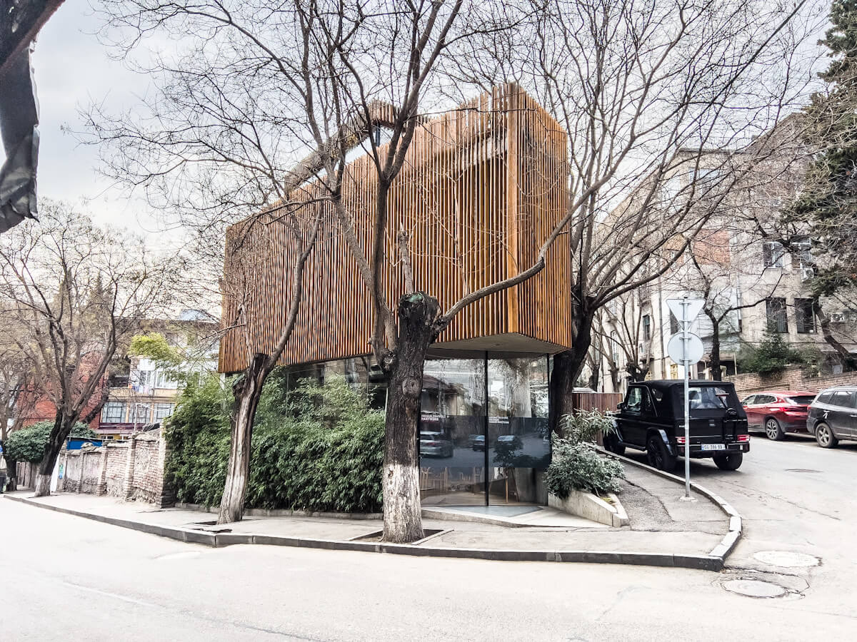 ქუჩა, რომლის თითქმის ყველა სახლი არქიტექტურული ნიმუშია