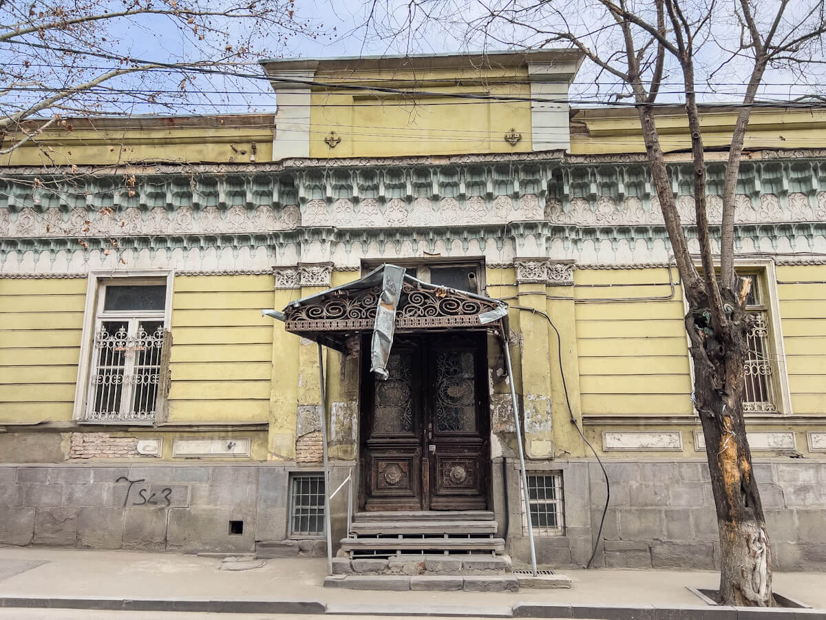 ქუჩა, რომლის თითქმის ყველა სახლი არქიტექტურული ნიმუშია