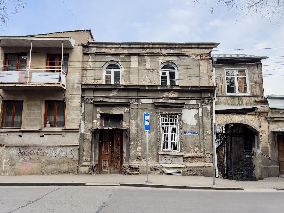 ქუჩა, რომლის თითქმის ყველა სახლი არქიტექტურული ნიმუშია