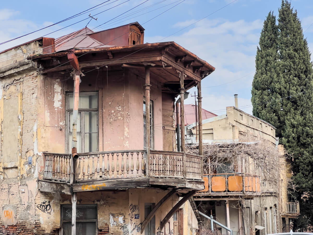 ქუჩა, რომლის თითქმის ყველა სახლი არქიტექტურული ნიმუშია