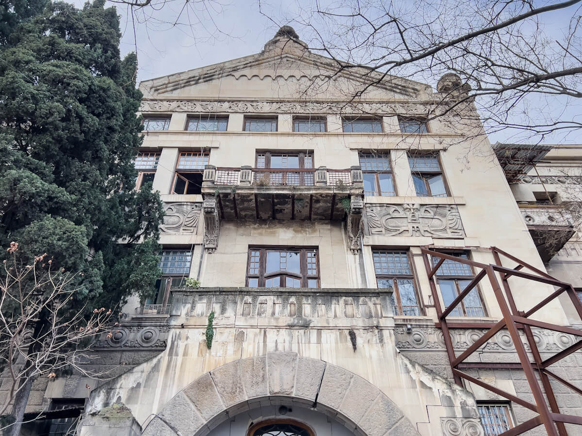 ქუჩა, რომლის თითქმის ყველა სახლი არქიტექტურული ნიმუშია