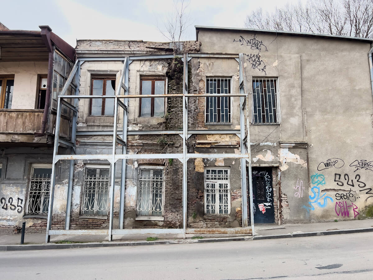 ქუჩა, რომლის თითქმის ყველა სახლი არქიტექტურული ნიმუშია