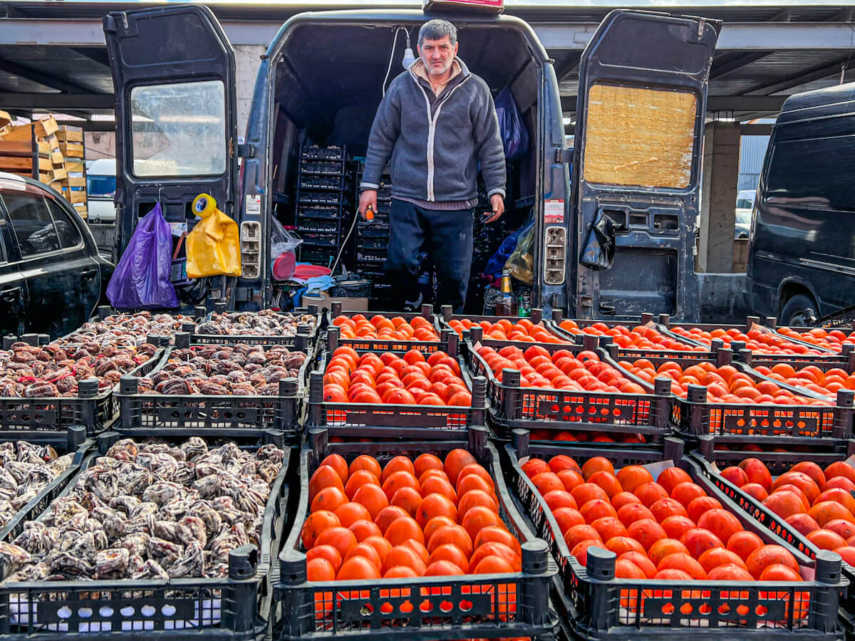 გზა გადასასვლელი ხიდიდან ე.წ. დეზერტირების ბაზრამდე – რა ბედი ელის ვაგზლის მიმდებარე ტერიტორიას?