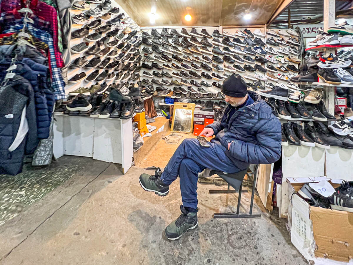 გზა გადასასვლელი ხიდიდან ე.წ. დეზერტირების ბაზრამდე – რა ბედი ელის ვაგზლის მიმდებარე ტერიტორიას?