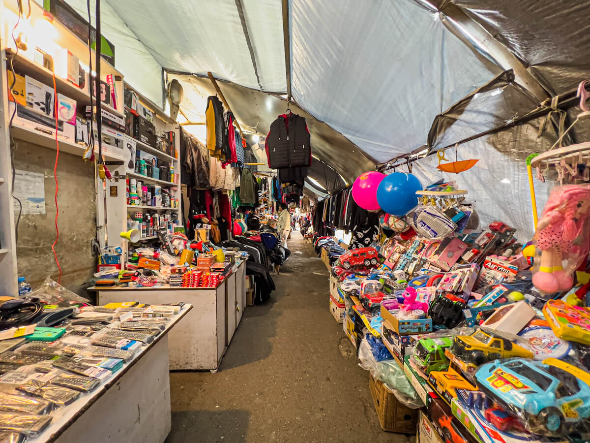 გზა გადასასვლელი ხიდიდან ე.წ. დეზერტირების ბაზრამდე – რა ბედი ელის ვაგზლის მიმდებარე ტერიტორიას?