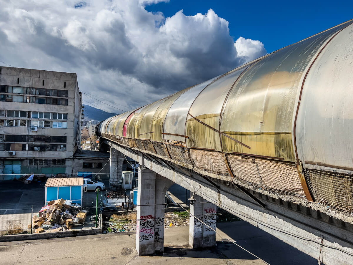 გზა გადასასვლელი ხიდიდან ე.წ. დეზერტირების ბაზრამდე – რა ბედი ელის ვაგზლის მიმდებარე ტერიტორიას?