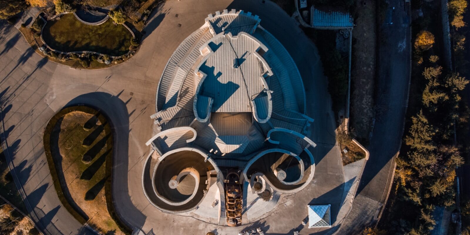 ხუთი საბჭოთა ეპოქის შენობა თბილისში