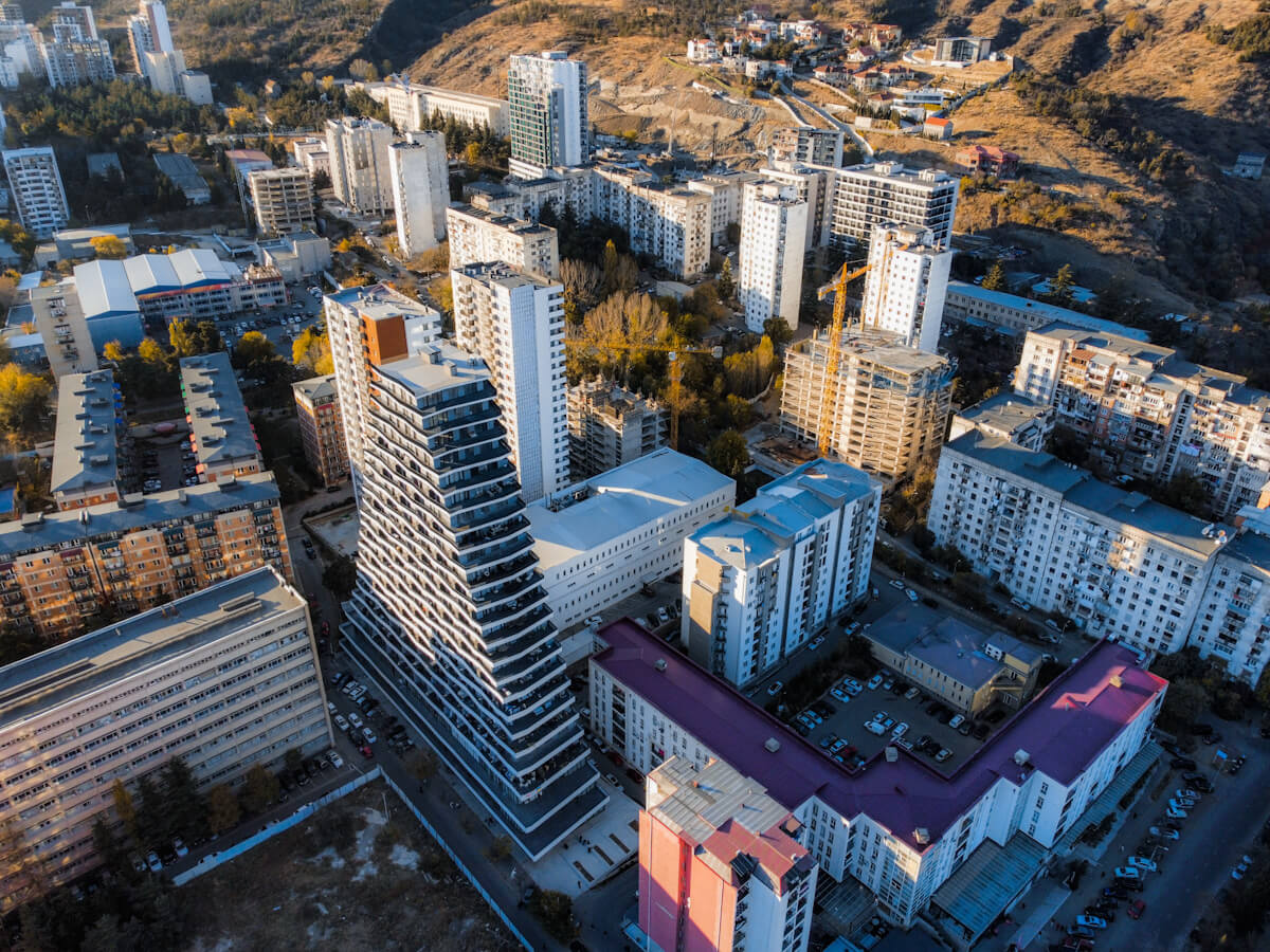 2024 წელს უძრავი ქონების ფასების ზრდის დინამიკა ნარჩუნდება – ბინების უმეტესი ნაწილი დიდ დიღომში, საბურთალოსა და სამგორის რაიონებში გაიყიდა