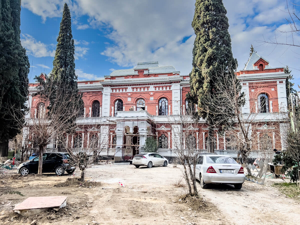 მუზეუმების რეაბილიტაციის პროგრამა გრძელდება – Kalaki.ge-ს ობიექტივში ამჯერად აბრეშუმის მუზეუმი მოხვდა