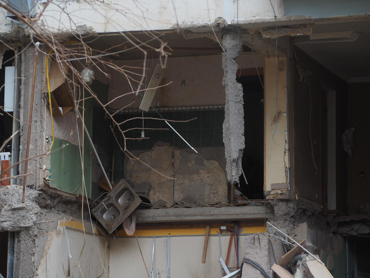 თბილისში სამტრედიის ქუჩაზე აფეთქება მოხდა-kalaki.ge-ს ფოტორეპორტაჟი შემთხვევის ადგილიდან