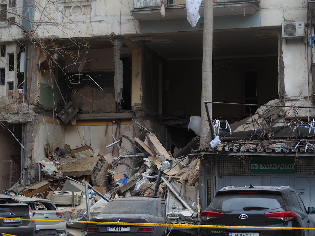 თბილისში სამტრედიის ქუჩაზე აფეთქება მოხდა-kalaki.ge-ს ფოტორეპორტაჟი შემთხვევის ადგილიდან