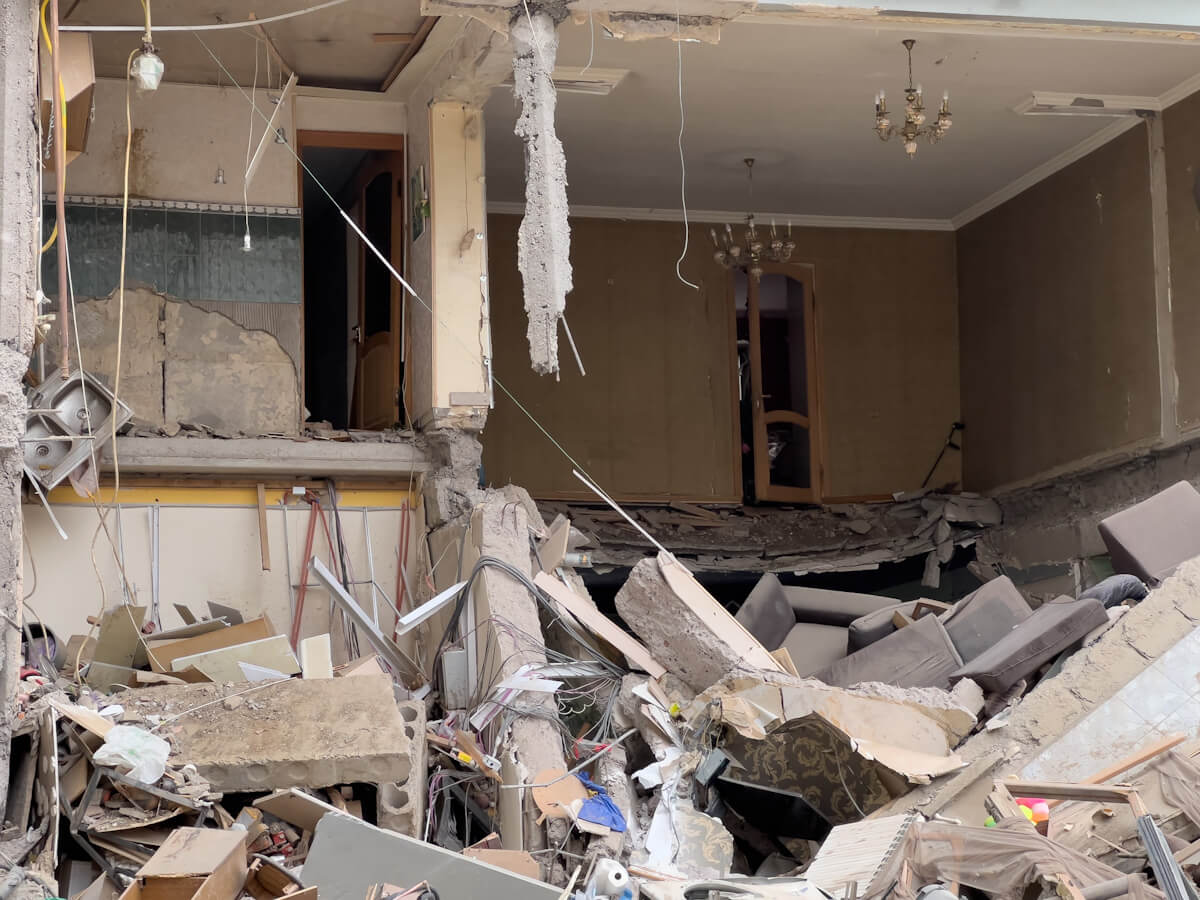 რა ბედი ელით სამტრედიის ქუჩაზე დაზარალებულ მოსახლეობას, რომლებიც ამ დრომდე გამგეობის მიერ გამოყოფილ დროებით საცხოვრებლებში რჩებიან