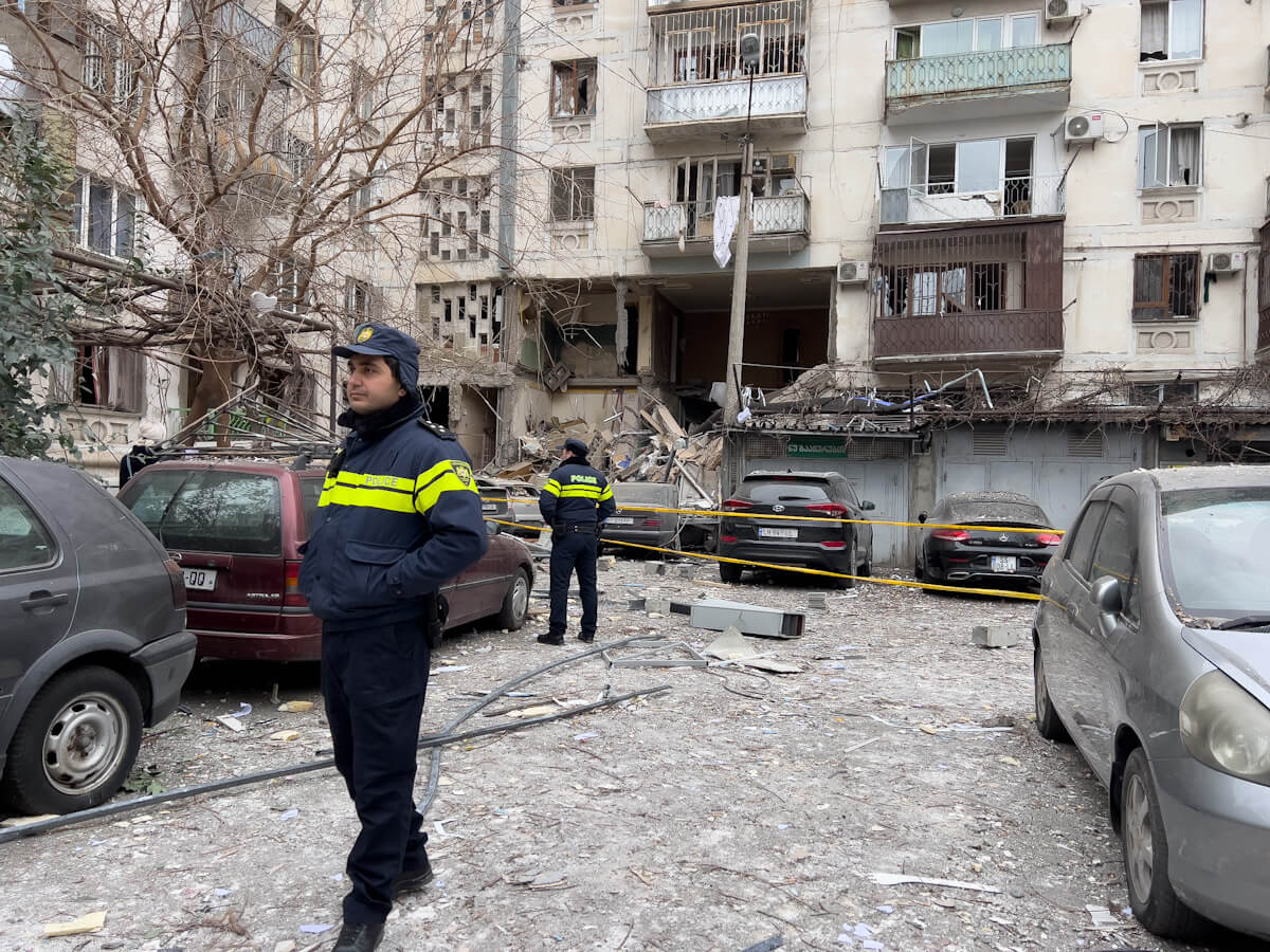 თბილისში სამტრედიის ქუჩაზე აფეთქება მოხდა-kalaki.ge-ს ფოტორეპორტაჟი შემთხვევის ადგილიდან