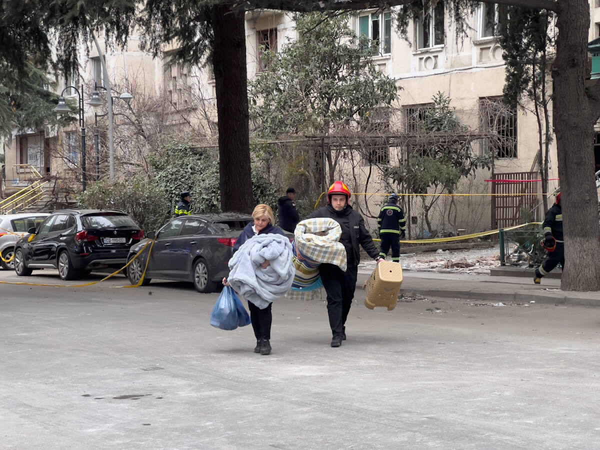 თბილისში სამტრედიის ქუჩაზე აფეთქება მოხდა-kalaki.ge-ს ფოტორეპორტაჟი შემთხვევის ადგილიდან