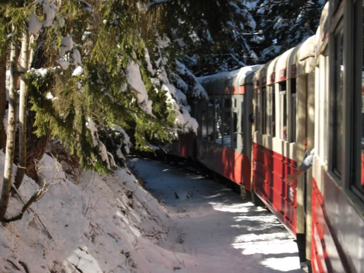 ისტორიული “კუკუშკა” მგზავრების მოლოდინში